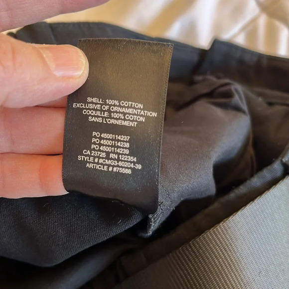 TNA Tawny
Cargo Pant,
Size Small. Black colored utility style cargos. Streetwear - Picture 12 of 16